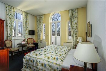 Hotel Kurparkhotel Warnemuende 4*